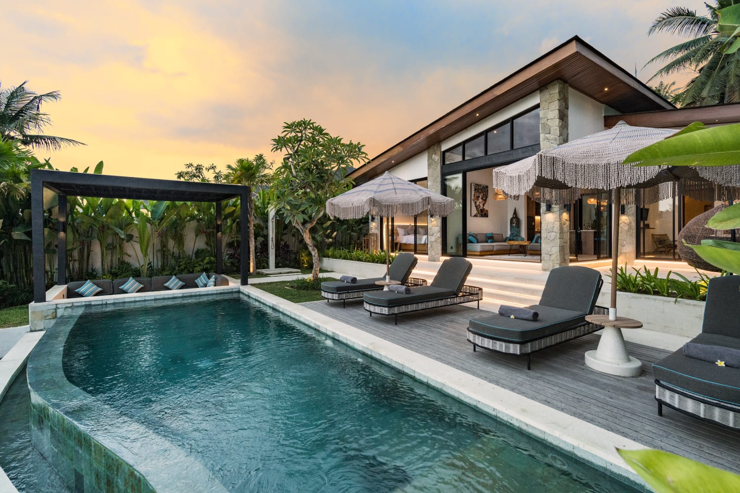 MODERN TROPICAL STYLE 2 BEDROOM FOR SALE LEASEHOLD IN UBUD BE-2037 